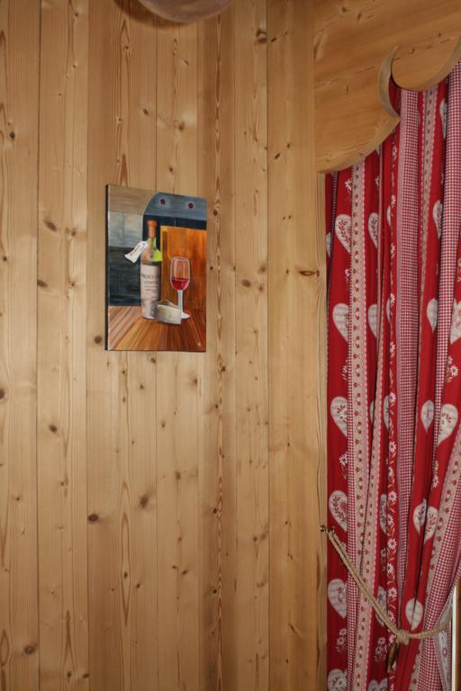 Accueil Savoyard Hotel Mieussy Kamer foto