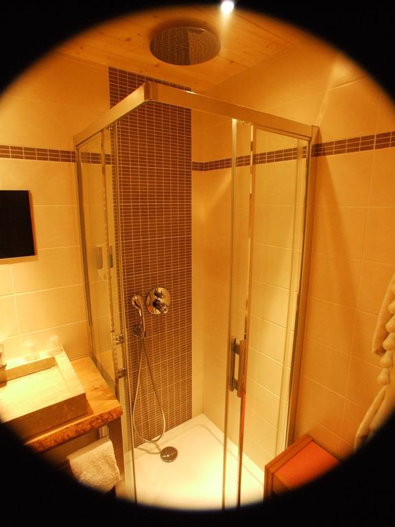 Accueil Savoyard Hotel Mieussy Kamer foto